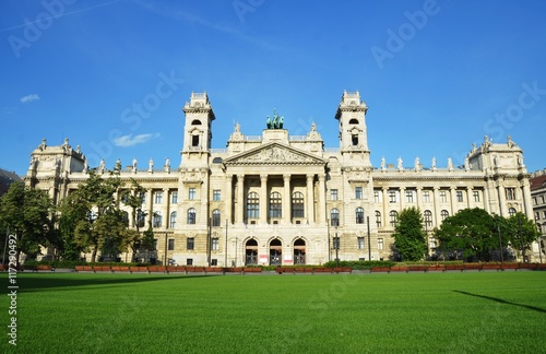 Musée ethnographique de Budapest, pelouse 