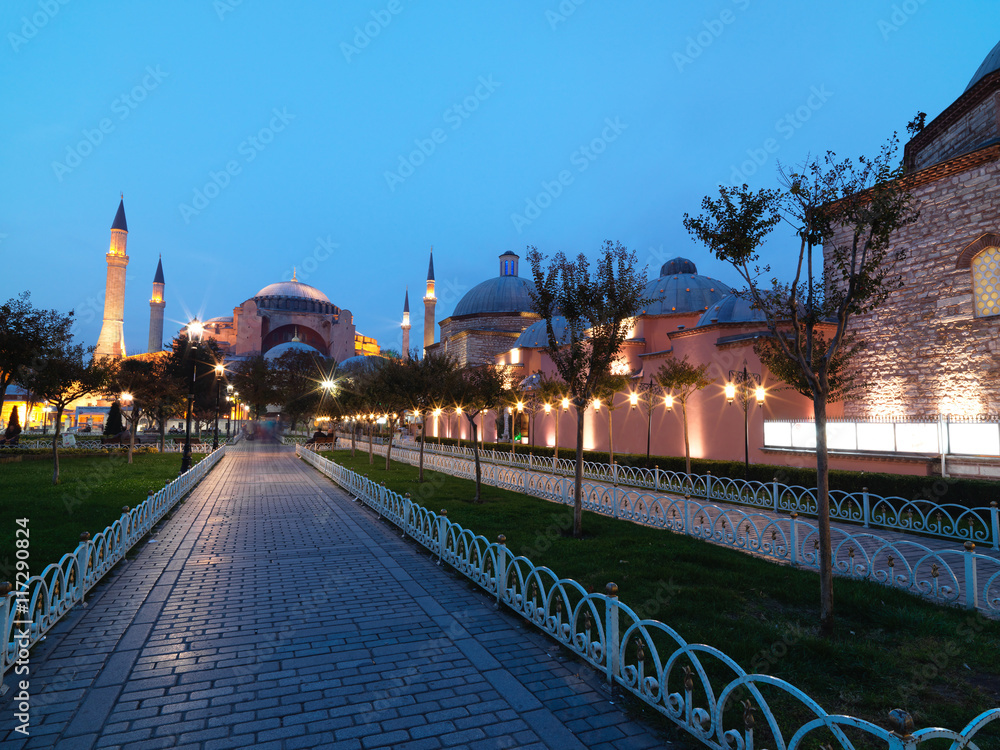 Obraz premium Hagia Sophia and Hurrem Sultan hammam on sunset time with longexposure shot