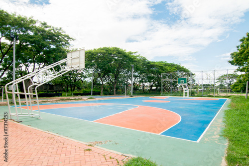 Basketball Court © hideto111