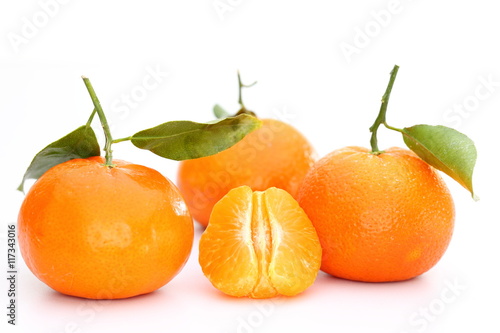 clementinen auf weiß