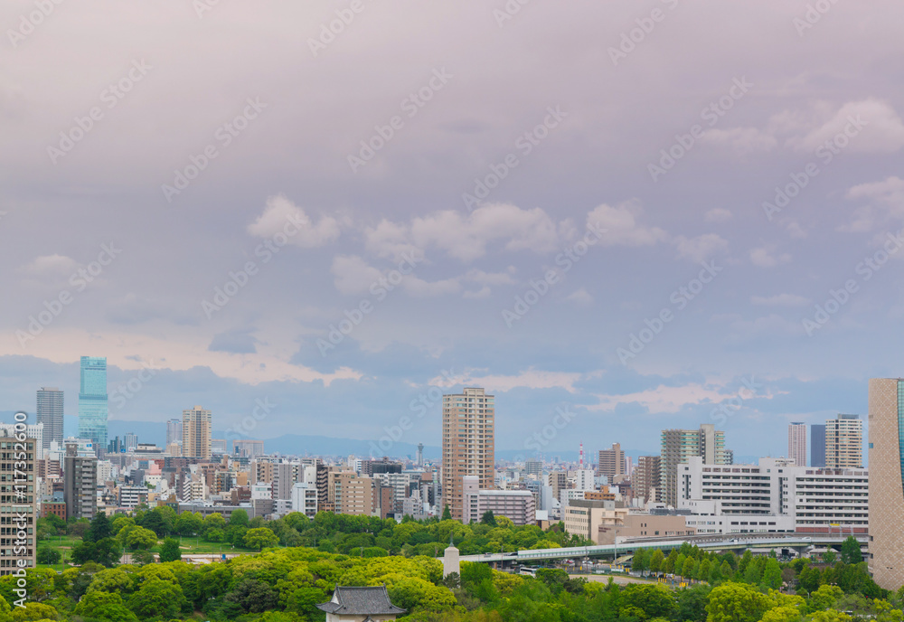 Obraz premium Pejzaż miejski i panoramę miasta Osaka w Japonii