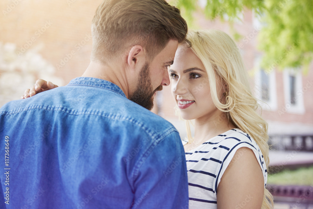 Fototapeta premium Flirting couple in summer day