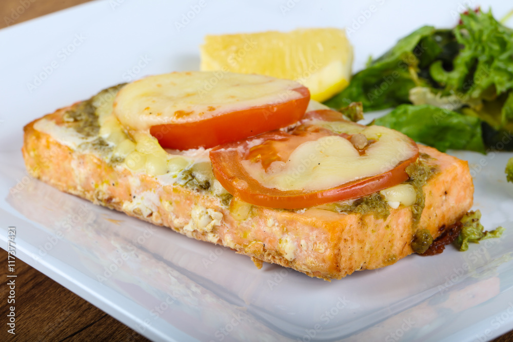 Baked salmon with pesto