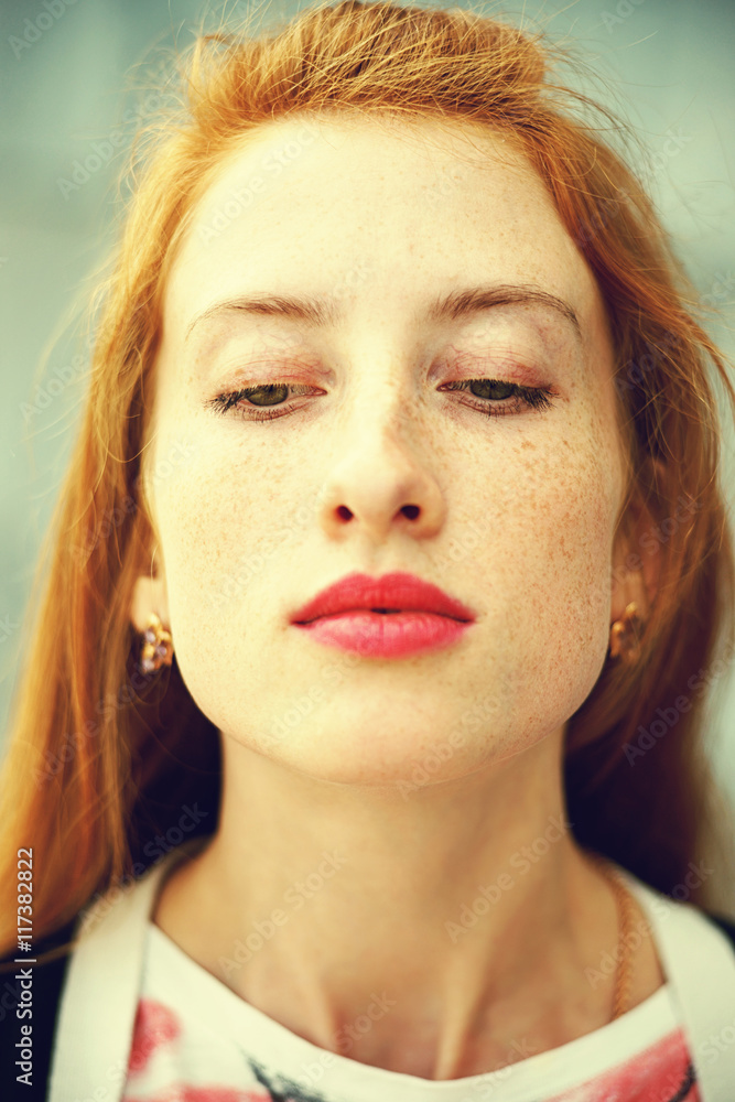 Portrait Of A Beautiful Redhead Girl Stock 写真 Adobe Stock 9818