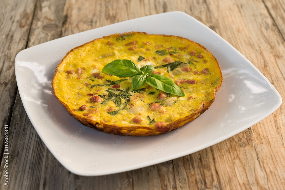 Frittata con bacon e basilico Frittata con bacon e basilico