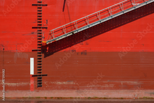 Gangway und Strickleiter photo