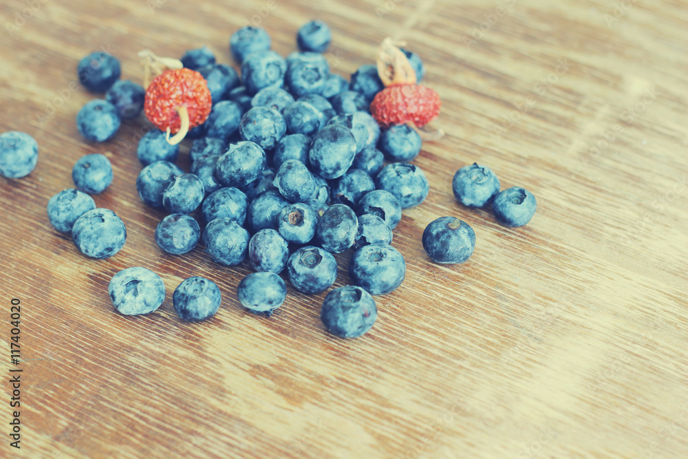 blueberries and dry dog rose
blueberries and dry dog rose