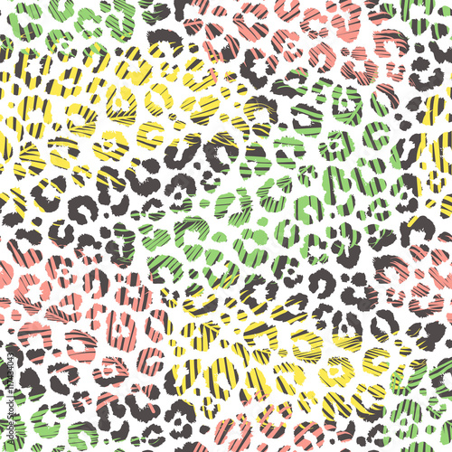 Fashionable seamless palm leaves pattern background. Colorful leopard exotic animal print. Vector pattern.