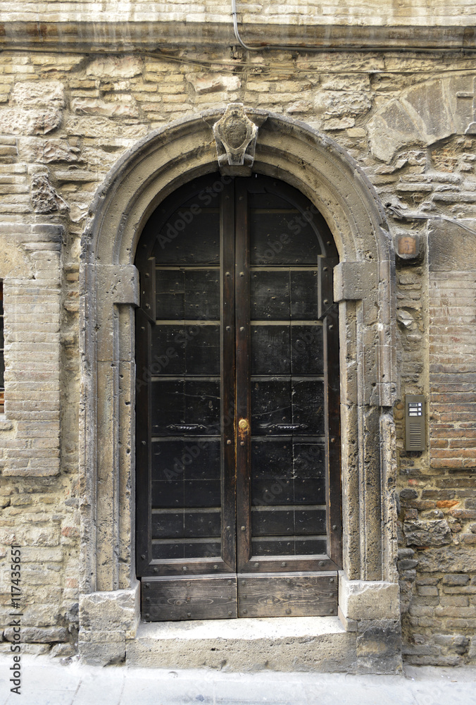 Porta antica in legno