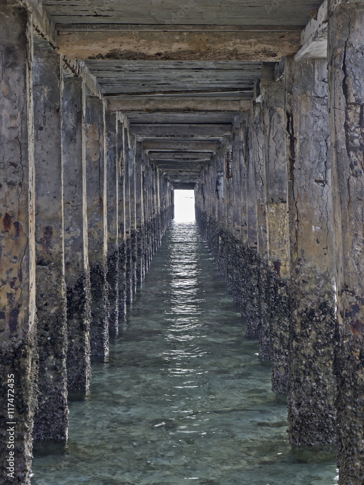 Jetty central perspective