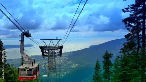 4K Grouse Mountain Vancouver View, Gondola Ride, Mountain Top and Pine Trees