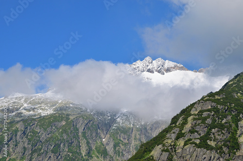 Gipfel im Nebel photo