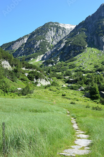 Einsamer Wanderweg photo