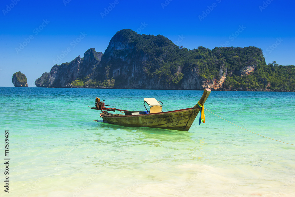 Boot am Strand bei Phuket, Thailand, Asien Boot am Strand bei Phuket, Thailand, Asien