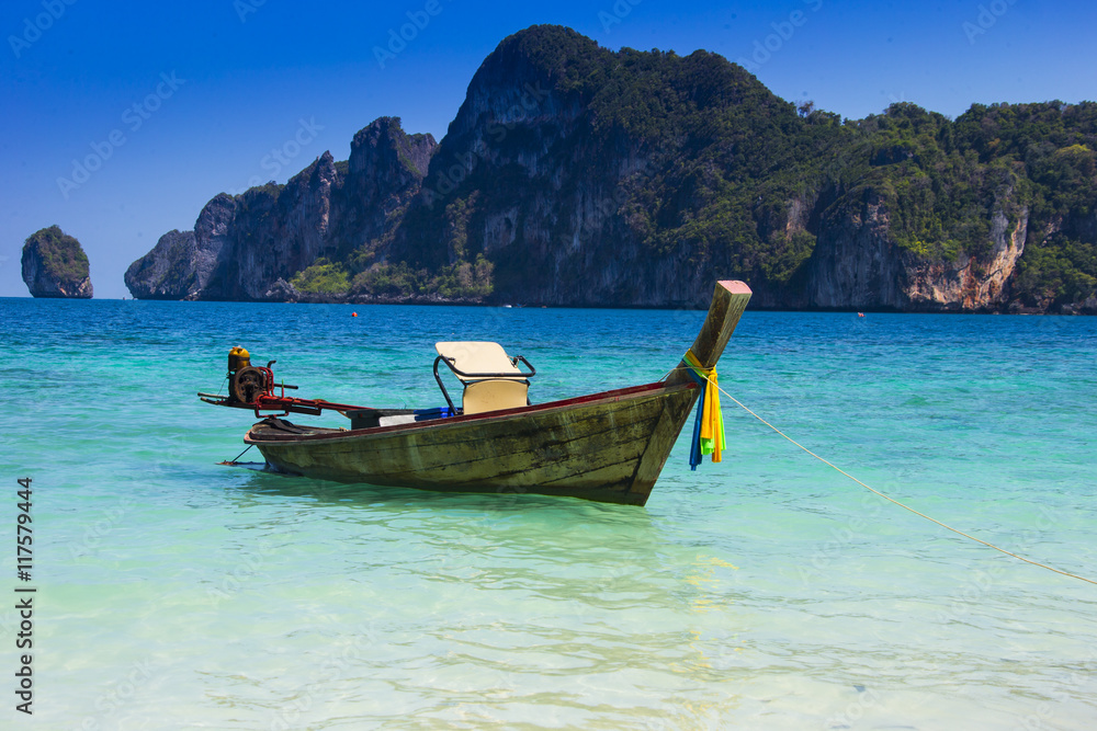 Boot am Strand bei Phuket, Thailand, Asien Boot am Strand bei Phuket, Thailand, Asien