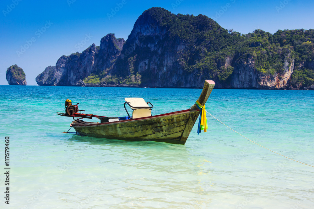 Boot am Strand bei Phuket, Thailand, Asien Boot am Strand bei Phuket, Thailand, Asien