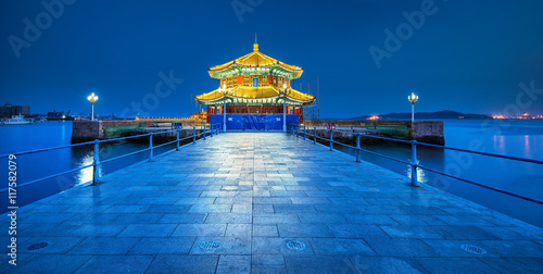 Tableau sur toile Qingdao at night
