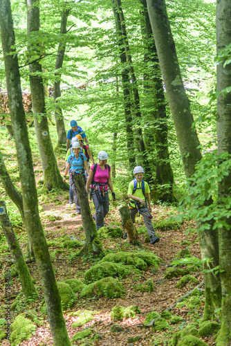 Erlebniswanderung im Wald mit leichter Kletterei und Klettersteig-Passagen