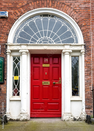 Irland - Dublin - bunte Türen am Merrion Square Park © rudiernst