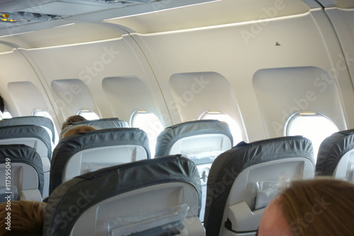 Passagiere im Flugzeug © pattilabelle