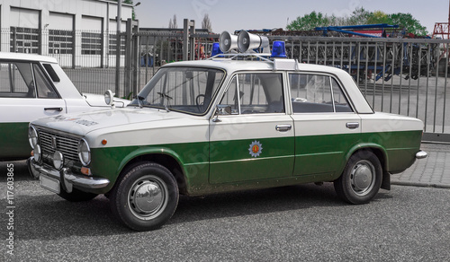 altes oldtimer ddr volks-polizeiauto