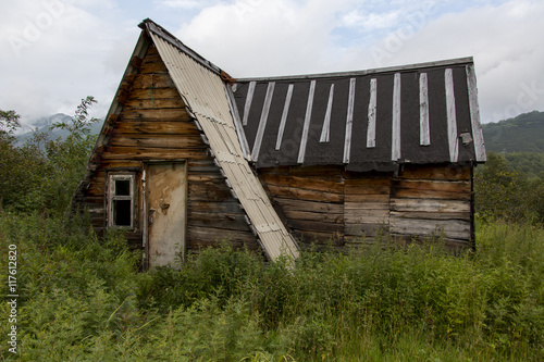Verlassene und verfallende Holzhütte auf Kamtschatka © EinBlick