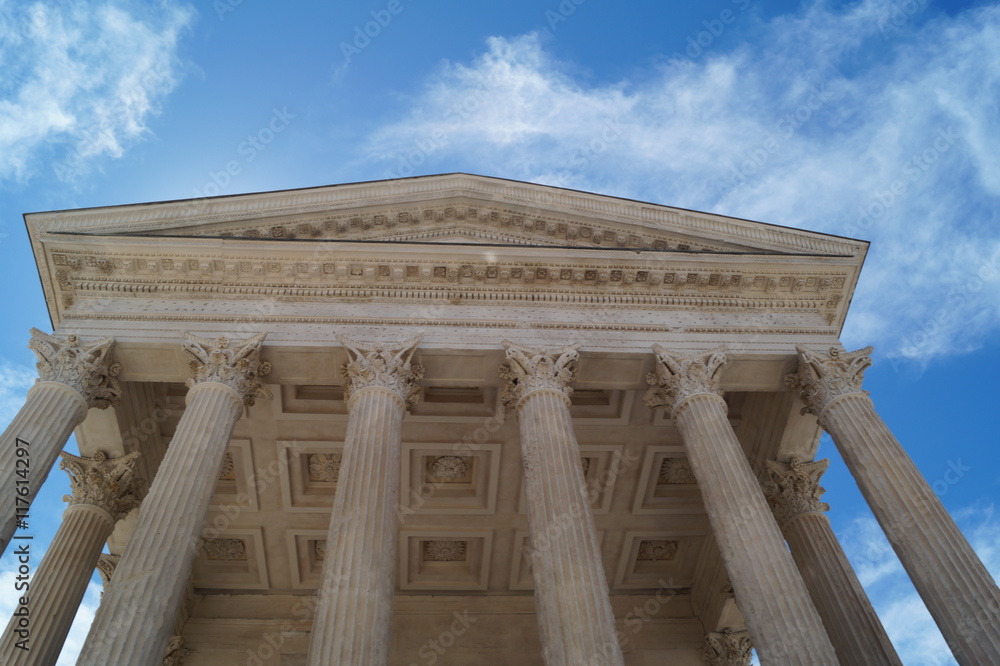 maison carrée,