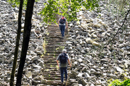 Wanderer auf der Ringwall Otzenhausen. photo