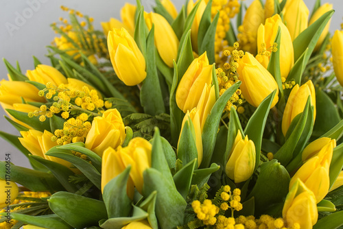 Bright spring bouquet of tu...