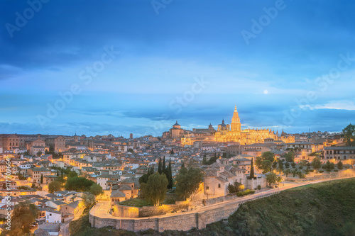 Panoramic view of ancient city and Alcazar on a hill over the Tagus River  Castilla la Mancha  Toledo  Spain