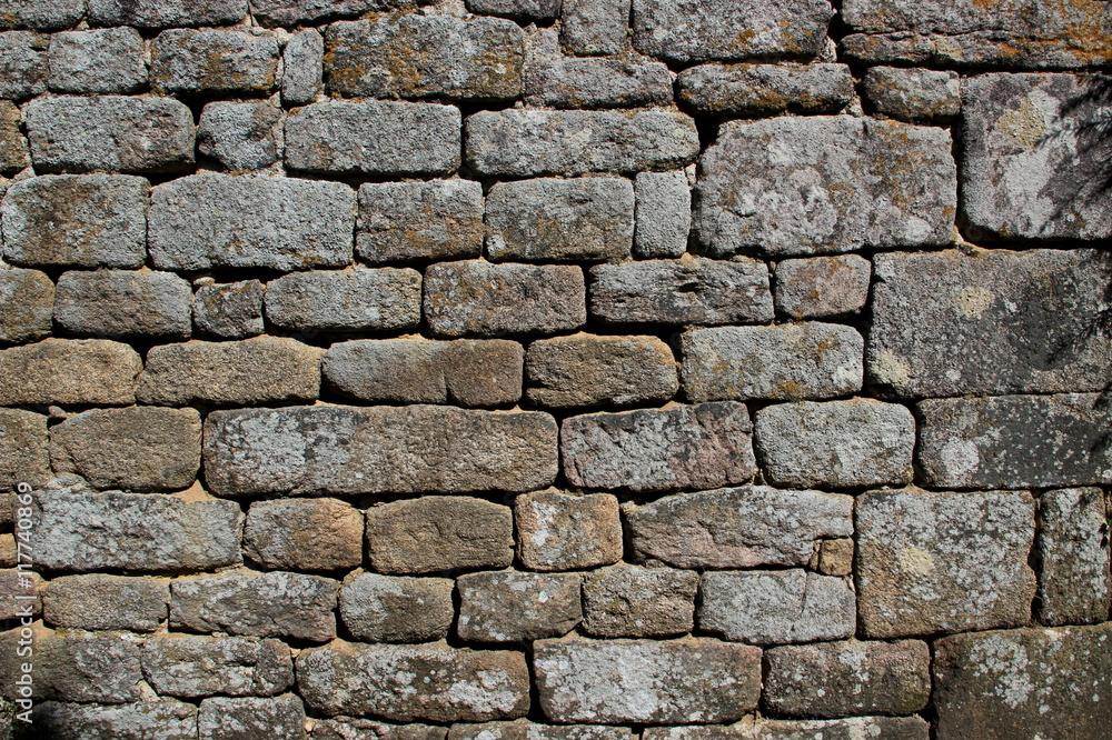 Un mur appareiller en pierres. Un mur appareiller en pierres.