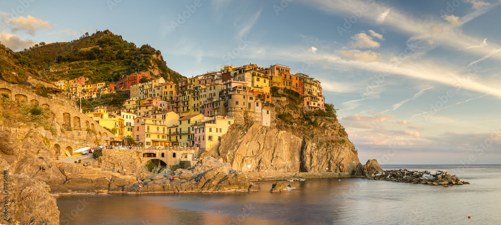 Manarola,miasteczko na skale.Liguria,Włochy - obrazy, fototapety, plakaty 