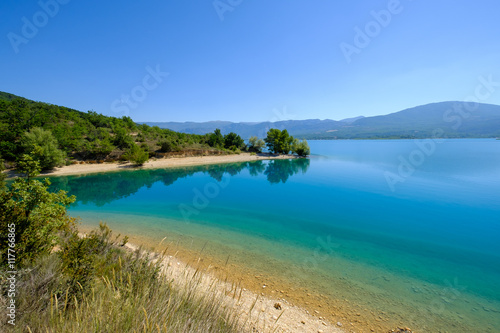 Fototapeta Naklejka Na Ścianę i Meble -  Lac de Sainte Croix Provence, Alpes, France - View of the lake