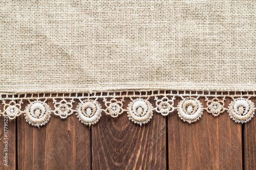 Linen napkin with a lace edge