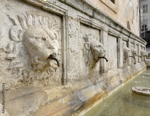Fontana Antica, Assisi, Italia © Studio Gi