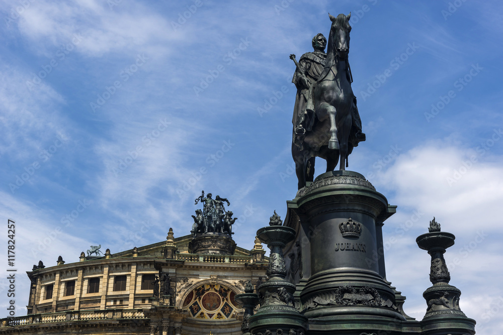 König Johann und Semperoper in Dresden