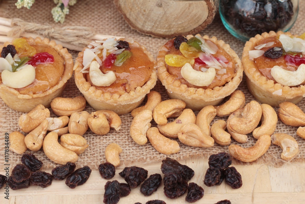 Mini almond nuts,fruit tart is delicious.