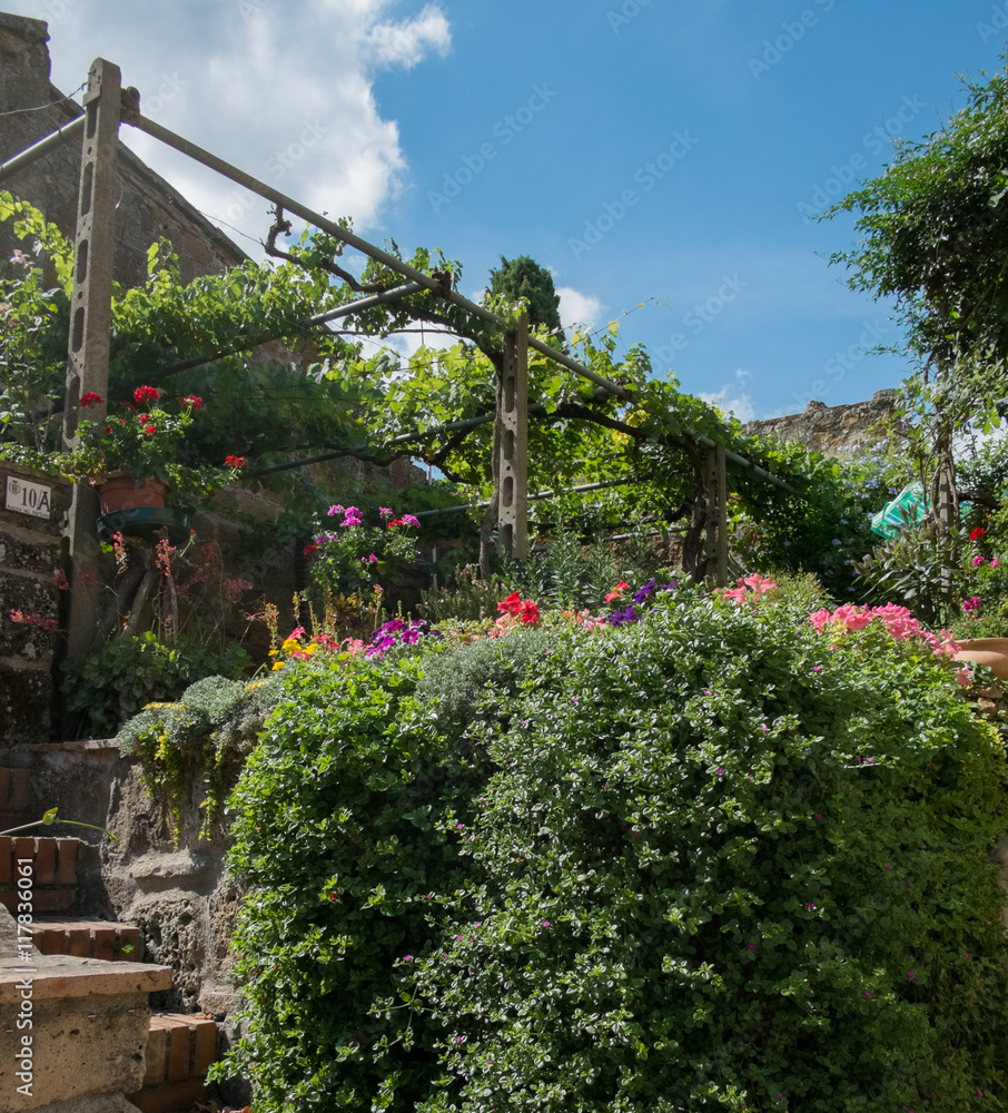 Obraz premium Colorful garden, Sovana, Tuscany