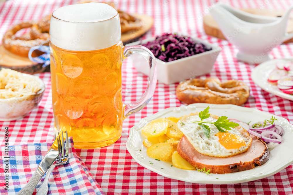 Oktoberfest Bier und Spezialitäten Oktoberfest Bier und Spezialitäten