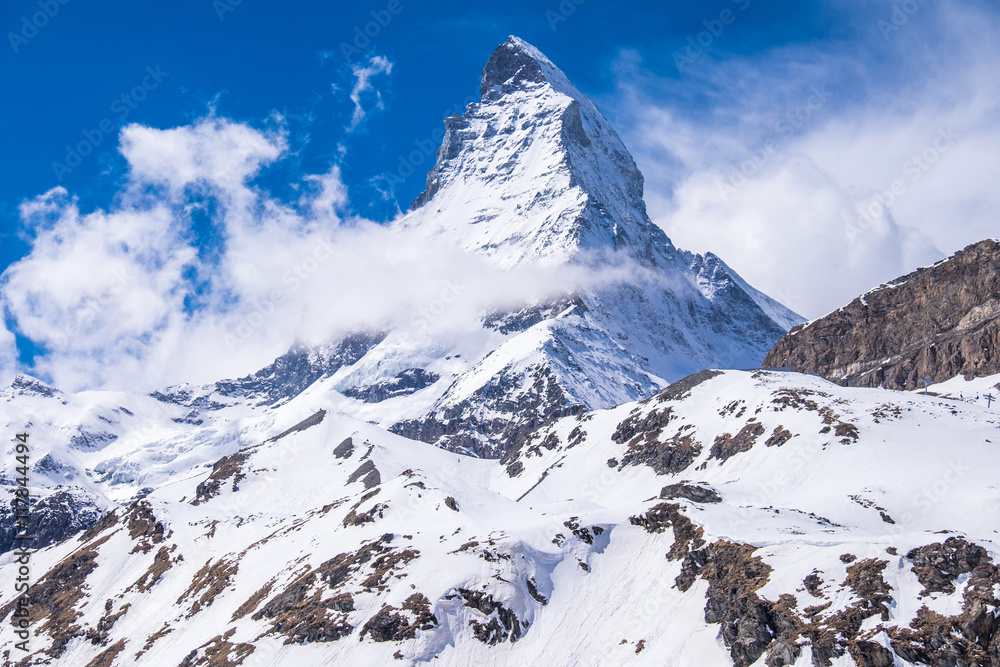 Fototapeta premium Matterhorn close view at Schwarzsee