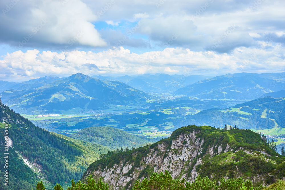Fototapeta premium beautiful valleys in the mountains of Austria / Amazing view off the Wilder Kaiser - a hiking area in Europe