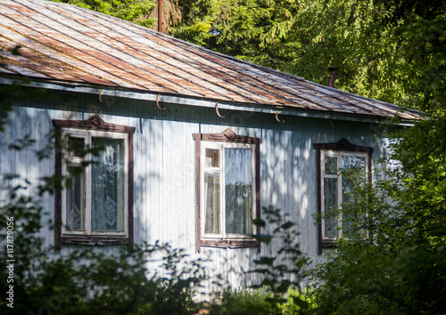 abandoned wooden house © Petro Teslenko