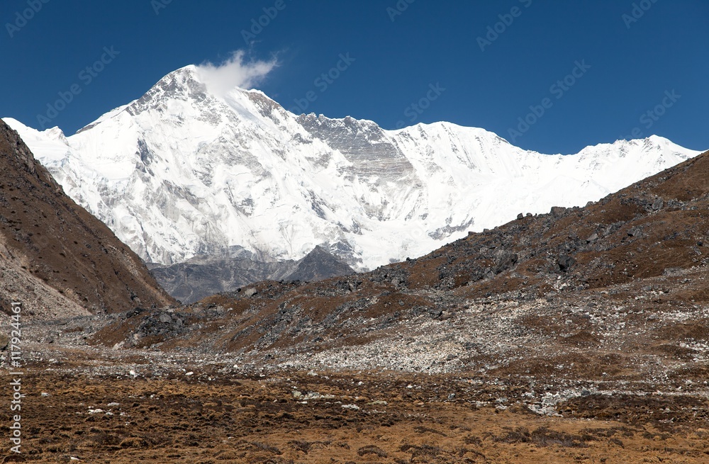 Mount Cho Oyu - way to Cho Oyu base camp - Everest area