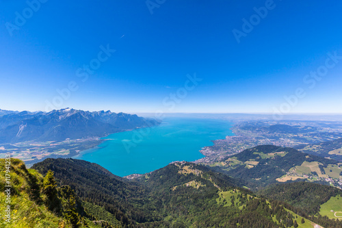 Panorama view of Lake Geneva from Rochers-de-Naye © Peter Stein