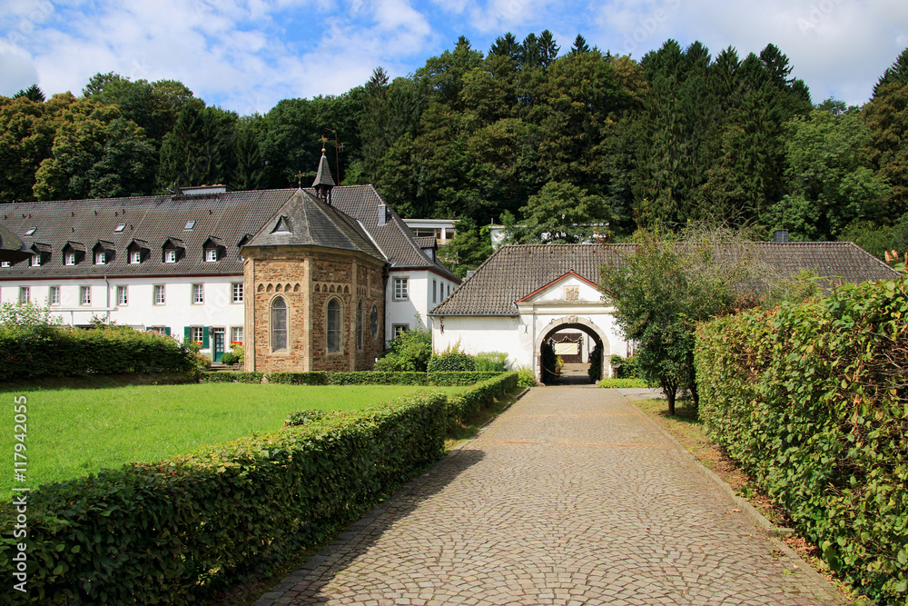 Abtei am Altenberger Dom StockFoto Adobe Stock