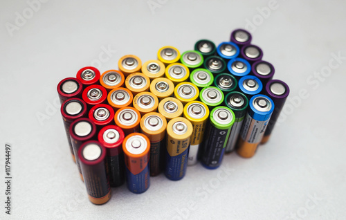 Electric rainbow from batteries