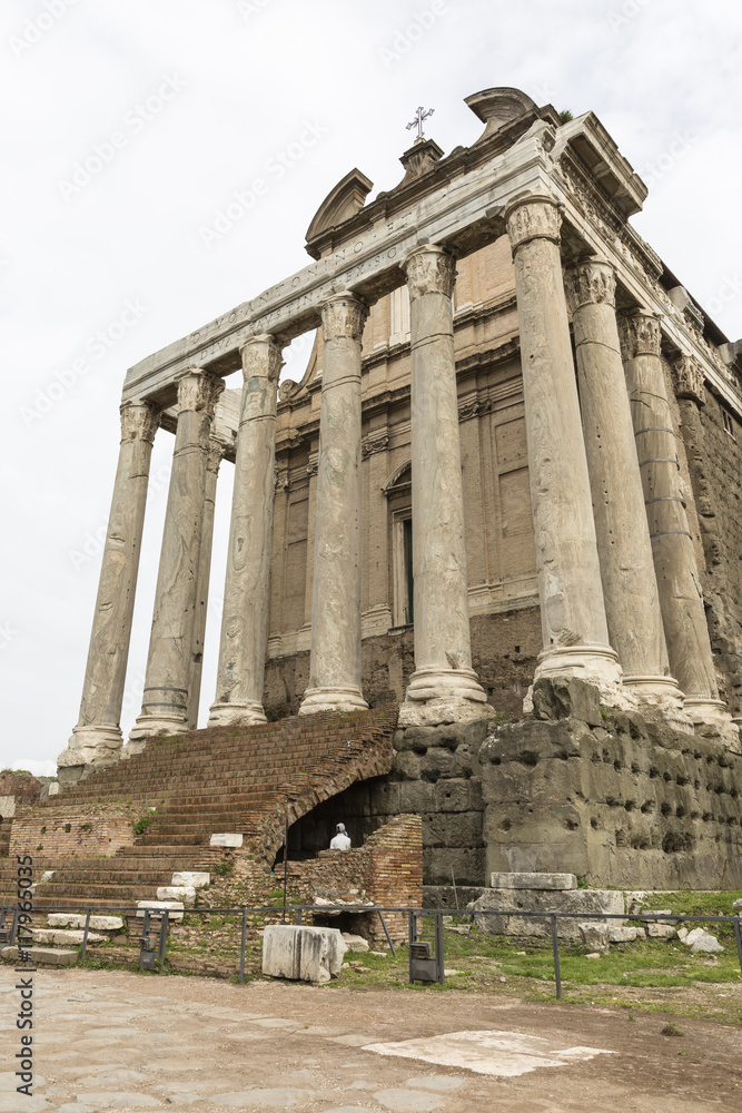 Forum Romanum, Tempel des Antonius Pius und der Faustina, Rom, Italien
