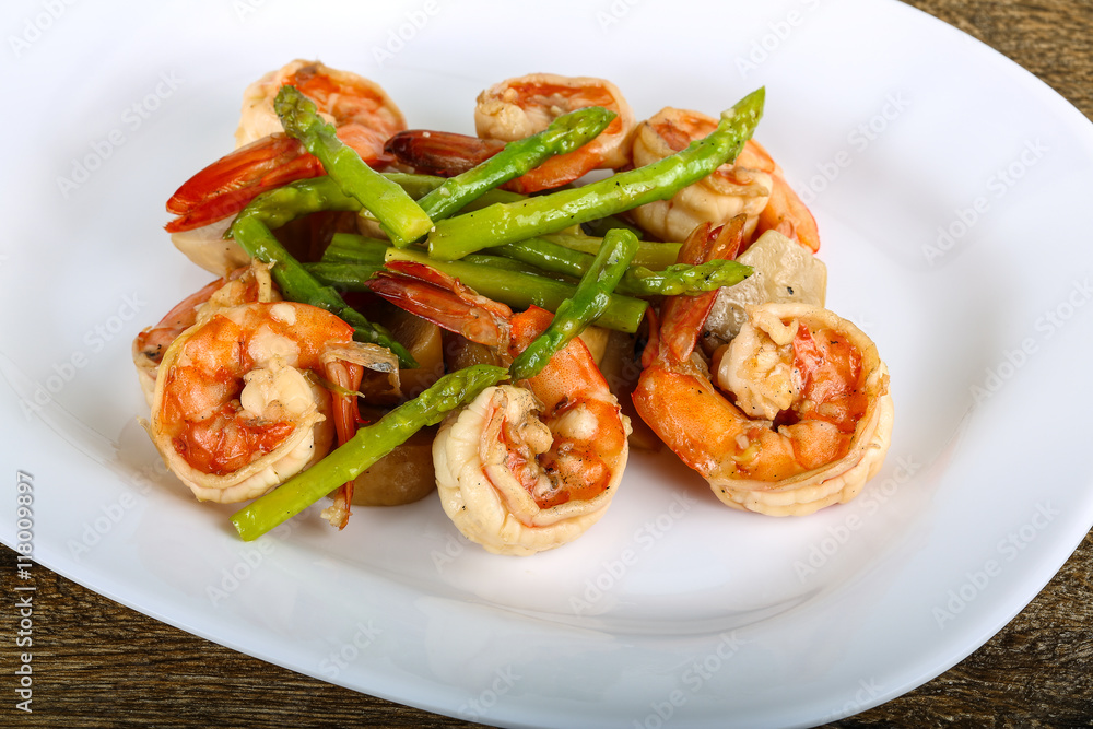 Shrimp and asparagus Shrimp and asparagus