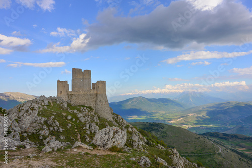 Rocca Calascio (Abruzzo, Italy) - Medieval castle in the National Park of Gran Sasso © ValerioMei