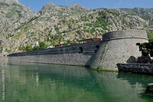 Festungsmauer Kotor photo